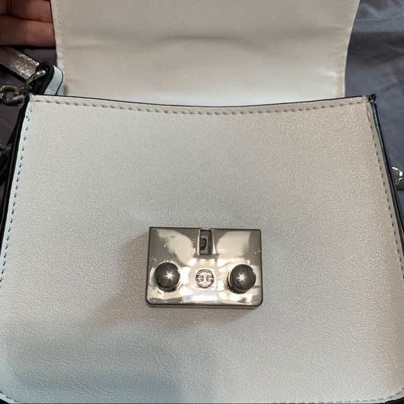 NWOT White and Silver Shoulder Bag - Picture 5 of 6